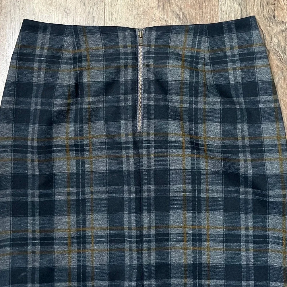 Cabi Women's Plaid Skirt Career Pencil Skirt Professional Office Wear Size 2‎